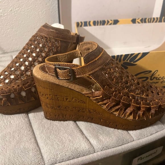 Sbicca Woven Leather Platform Clogs Size 9 - Picture 3 of 6